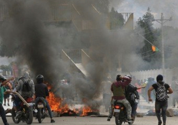 Se extiende la violencia en Bolivia y ya hay tres muertos y 346 heridos | .::Agencia IP::.