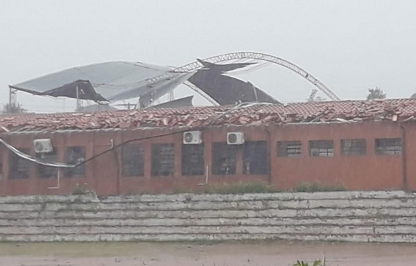 Meteorología habla de viento con velocidad similar a un tornado