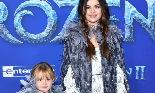 Selena Gomez asistió a la premiere de Frozen 2 junto a su hermana menor