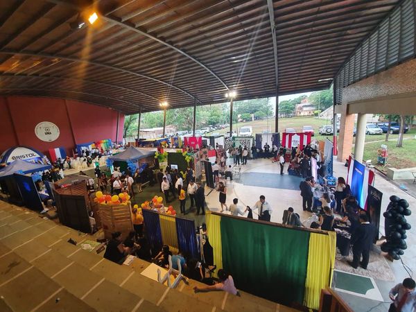 Derecho UNA realizó la primera edición de Expo Marcas