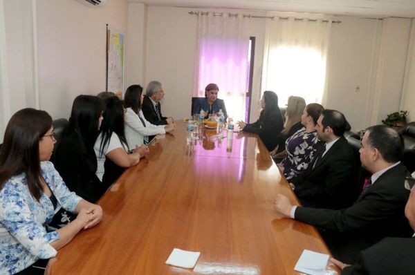 Ministra Módica en sede judicial de CDE