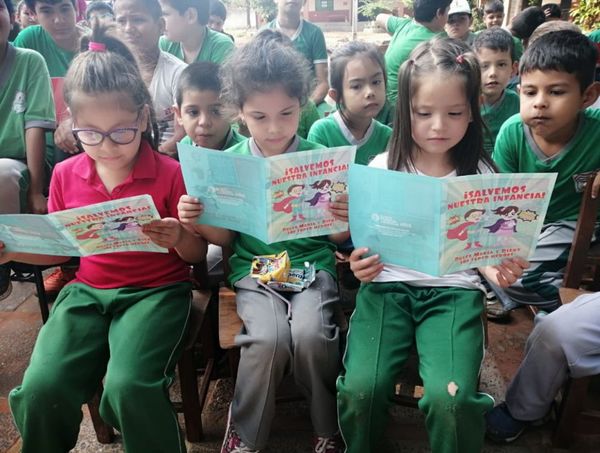 En Ñemby reconocen programas educativos de Central