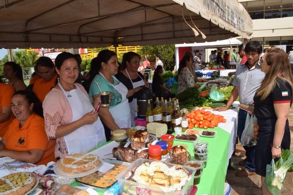 Concurrida feria hortigranjera en Encarnación  - Nacionales - ABC Color