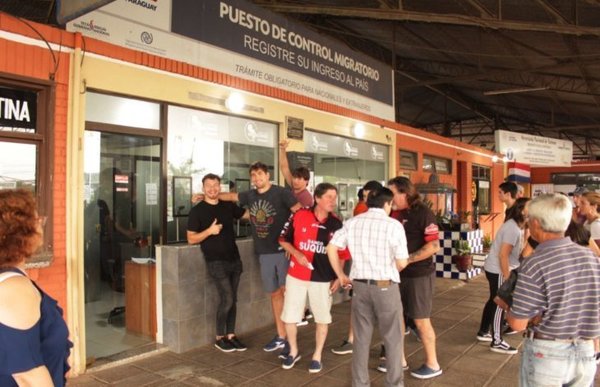 Más de 2.700 hinchas extranjeros ya arribaron para la Sudamericana - Digital Misiones