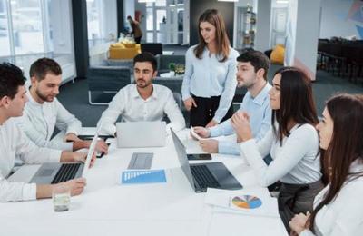 Ignorar a tus compañeros de trabajo es la clave para evitar el estrés - SNT