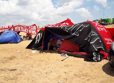 Instalarán carpas a hinchas de Colón en Costanera