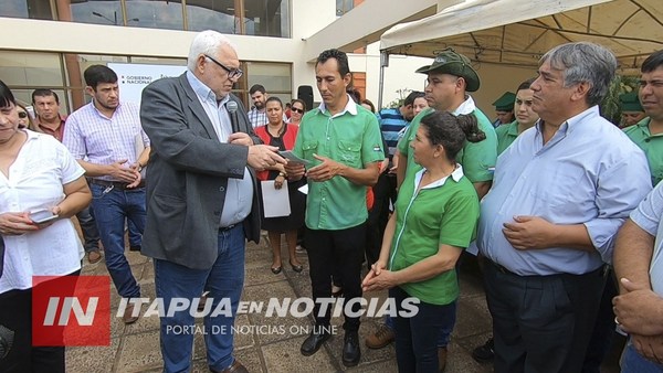 ENTREGAN APORTES A PRODUCTORES YERBATEROS Y PISCICULTORES DE ITAPÚA