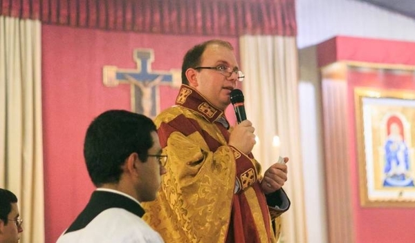 HOY / Autoridades de Hernandarias brindarán homenaje a sacerdote por sus 10 años de labor pastoral