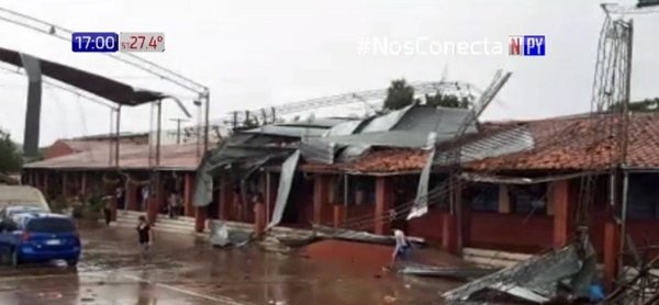 Tormenta destruye tinglado de colegio en Ñemby | Noticias Paraguay