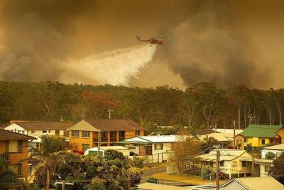 Decenas de incendios asolan el este de Australia - Mundo - ABC Color