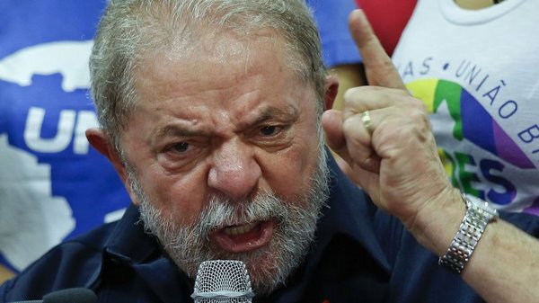 Tras 580 días en prisión, Lula da Silva quedó en libertad