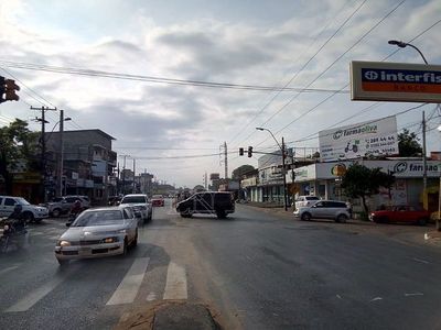 Transitado cruce en Fernando de la Mora, sin semáforos
