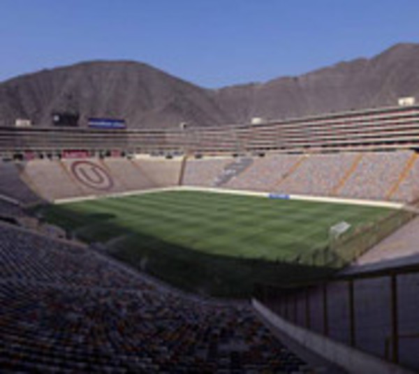 Hinchas mueren tras tiroteo en Lima  - Paraguay.com