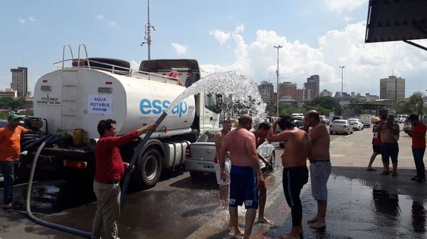 SEN provee colchones para descanso de los hinchas en la Costanera - Nacionales - ABC Color