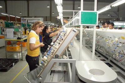 Manufactureras aspiran a mayor productividad con menos carga horaria