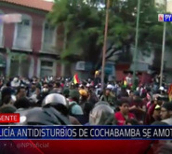 Policías de Cochabamba se unen a la protesta contra Evo Morales - Paraguay.com