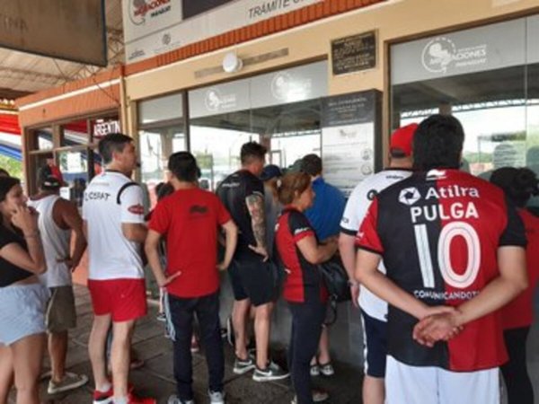 Hinchas de Colón pueden romper Récord Guinness