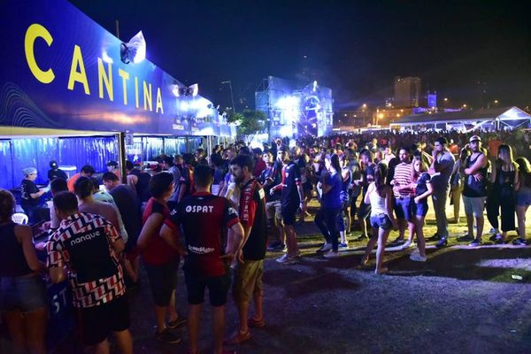 La fiesta del hincha se vivió en la Costanera - Nacionales - ABC Color