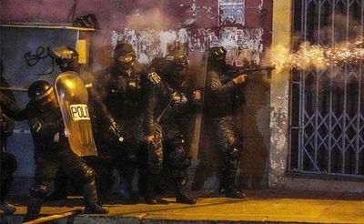 Policías bolivianos se amotinan para no reprimir - Internacionales - ABC Color