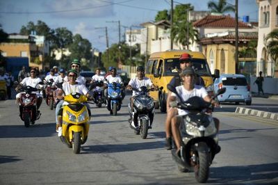 Cuba: Motos eléctricas al rescate del transporte y del ambiente