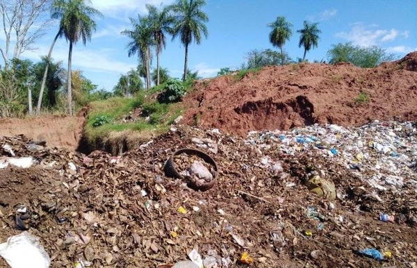 HOY / Quema de basura en vertedero de Yaguaron: Fiscalía analiza imputación al intendente