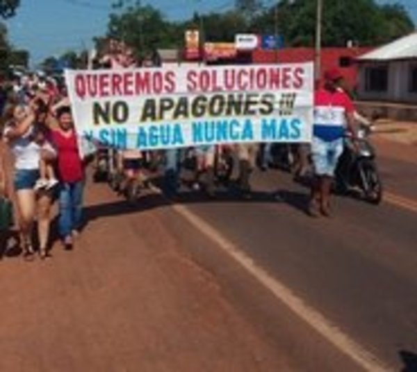 "Sin agua nunca más": Pobladores cierran ruta - Paraguay.com