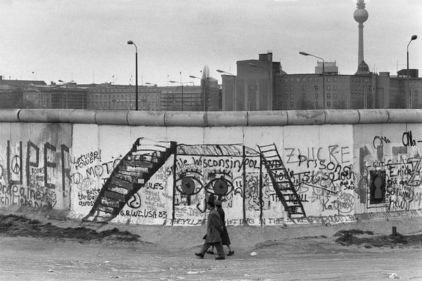 Alemania recuerda los 30 años de la caída del Muro de Berlín en un ambiente de discordia - Mundo - ABC Color