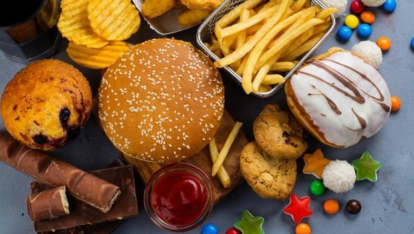 10 datos para evitar los peligros de los alimentos "chatarra"