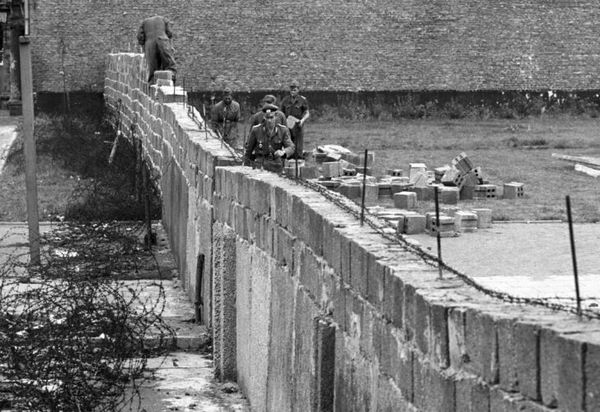 Hace 30 años cayó el Muro de Berlín » Ñanduti