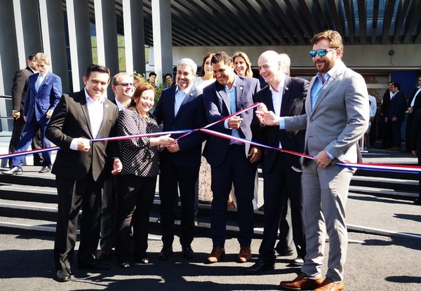 APF inauguró sede central en Luque - .::RADIO NACIONAL::.