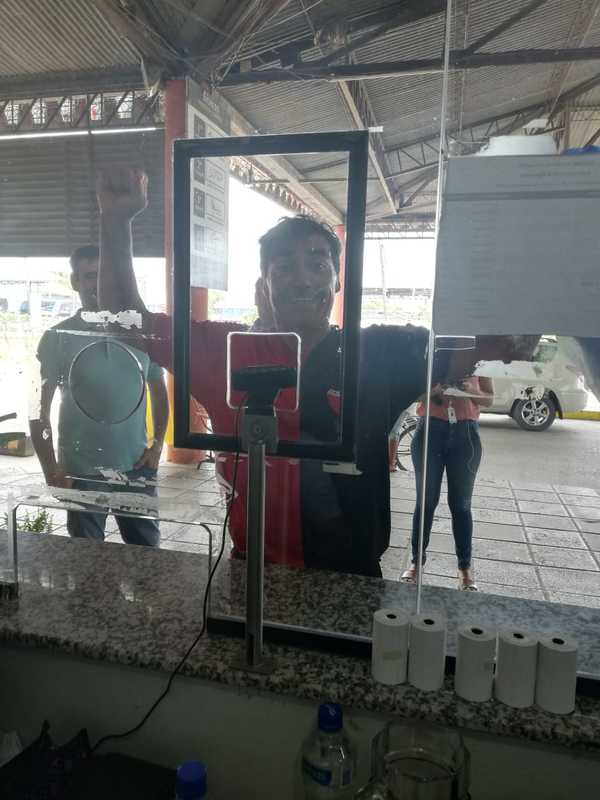 En bicicleta ingresa al Paraguay fanático hincha del Colón - .::RADIO NACIONAL::.