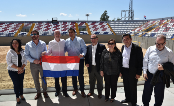 HOY / Presidente de FIFA inaugura el estadio playero