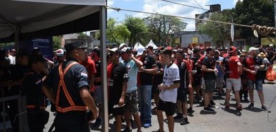 ¡Locura! Más de 37.000 hinchas argentinos ingresaron al país | Noticias Paraguay