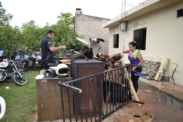 Incendio consume parte depuesto policial de San Antonio - Nacionales - ABC Color