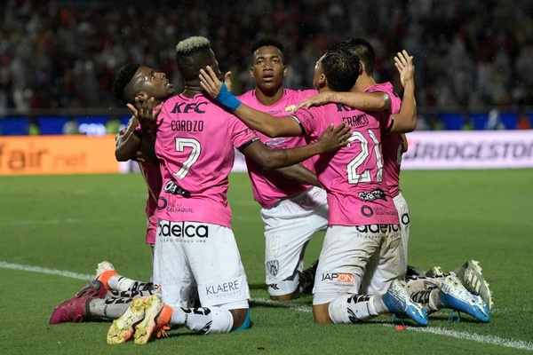 Independiente del Valle se consagra campeón de la Sudamericana en la Nueva Olla - ADN Paraguayo