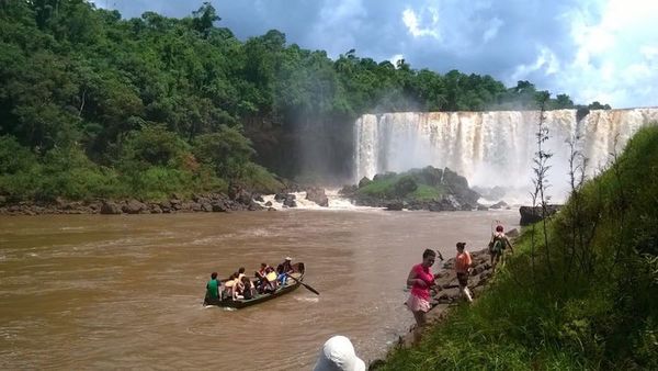 Saltos del Ñacunday recibe muchas visitas aun sin infraestructura