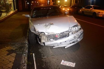 Conductor en estado etílico chocó e intentó darse a la fuga - Nacionales - ABC Color