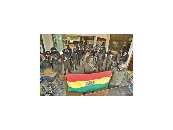 Militares de Bolivia aseguran que nunca irán en contra del pueblo