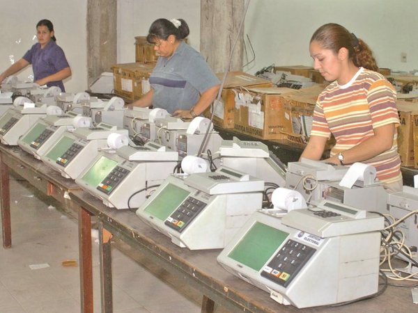 Analistas advierten que políticos pretenden dinamitar el desbloqueo