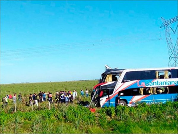 Aumentan a cuatro los fallecidos en accidente de ómnibus paraguayo