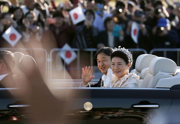 Decenas de miles de japoneses aclaman a su nuevo emperador - Mundo - ABC Color