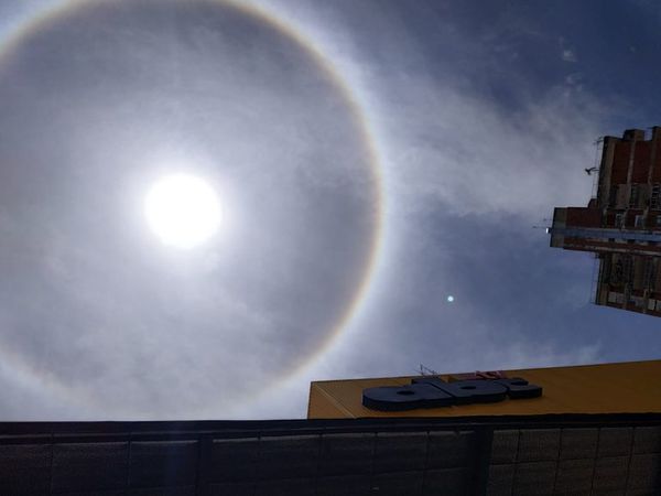 Halo solar deslumbra el cielo - Nacionales - ABC Color