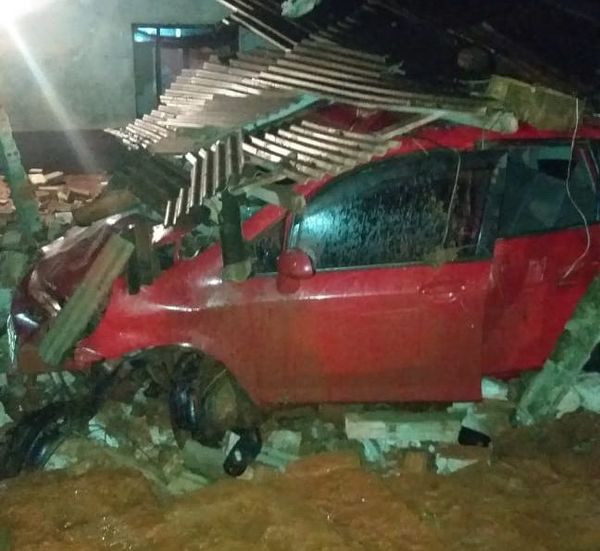 Murió tras ser embestido por vehículo que atropelló una vivienda - Nacionales - ABC Color