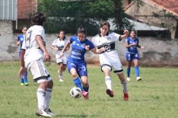 HOY / Libertad-Limpeño y Sol lideran el torneo de las chicas