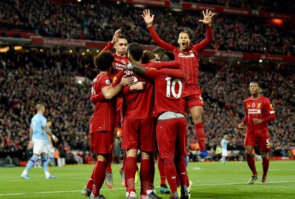 Livepool 'atiende' en casa a City y alarga distancias
