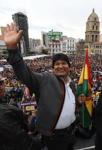 Fuerzas Armadas piden a Evo Morales renunciar para pacificar Bolivia  - Mundo - ABC Color