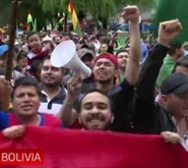 Festejan la renuncia de Morales - Paraguay.com