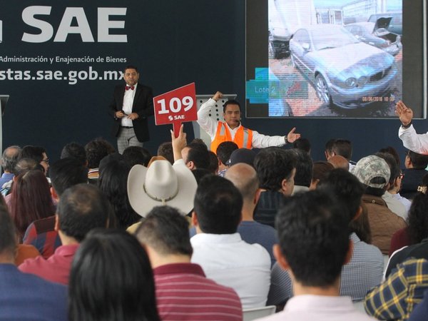 México subasta casa del Chapo Guzmán conectada al drenaje