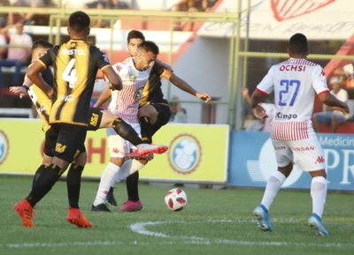 San Lorenzo y Guaraní no pasan del cero