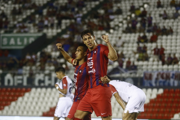 Cerro Porteño aplasta a Nacional en el Defensores del Chaco